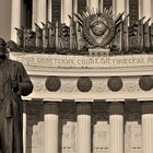 All-Russia Exhibition Centre. Statue of Lenin in front of the Central Pavilion.