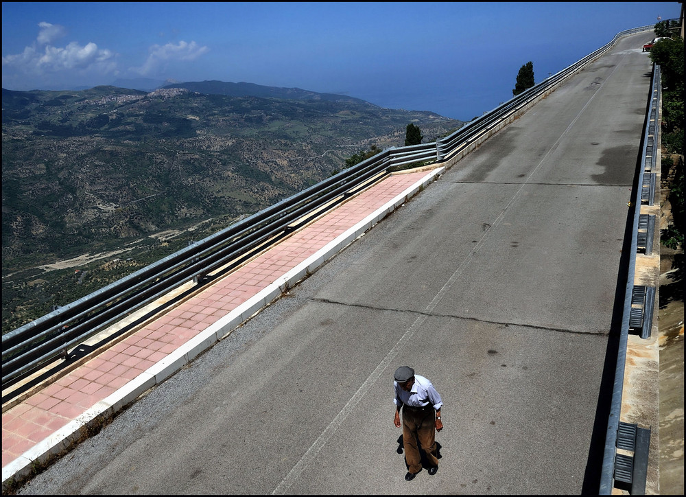 " alla fine della strada "