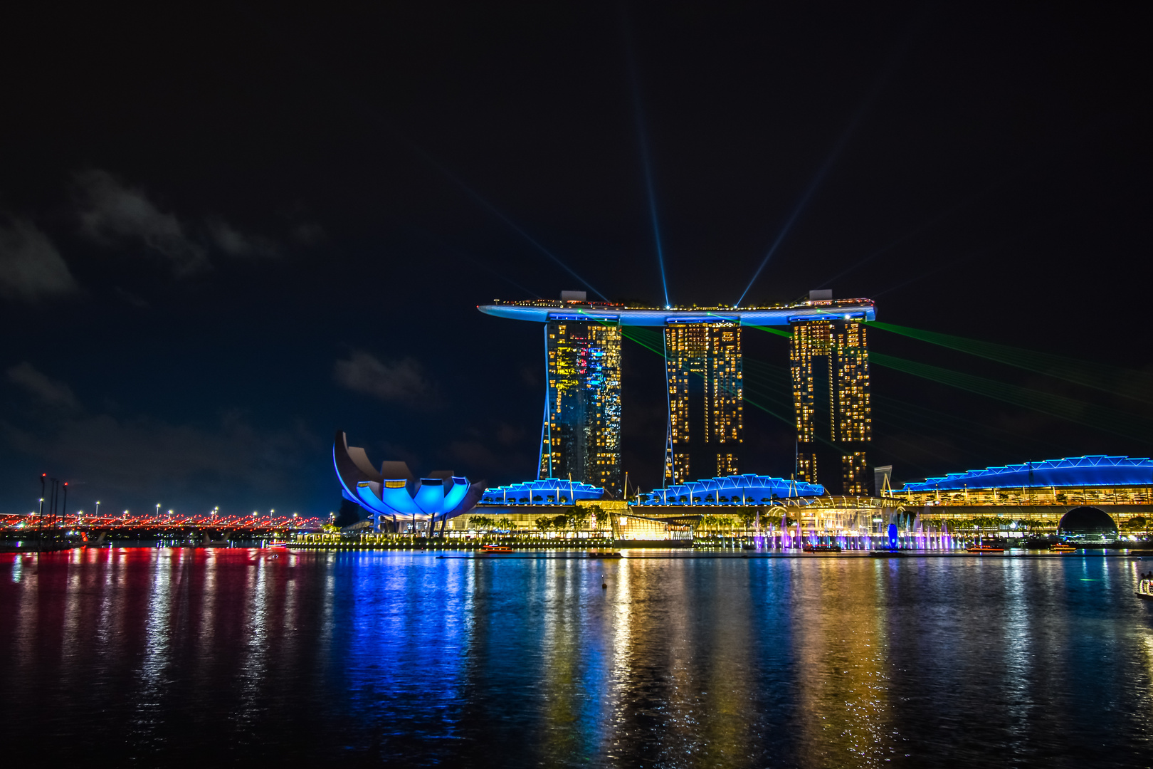 Allabendliche Lightshow in der Marina Bay