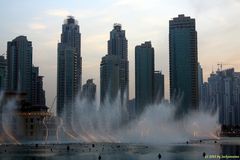 Allabendliche Wasserspiele am Burj Khalifa in Dubai