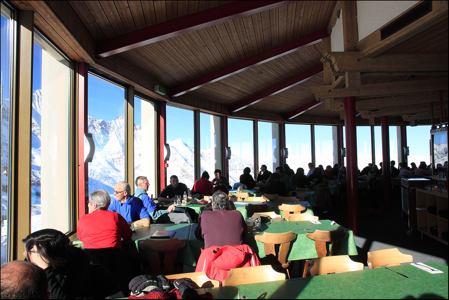 Allalin 3500m the top - Saas Fee Drehrestaurant - Wir waren auch dabei.