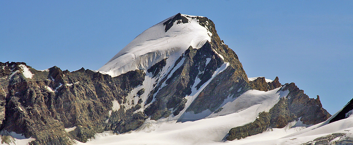 Allalin 4027 m von der Zermatter Seite aus mit dem Tele