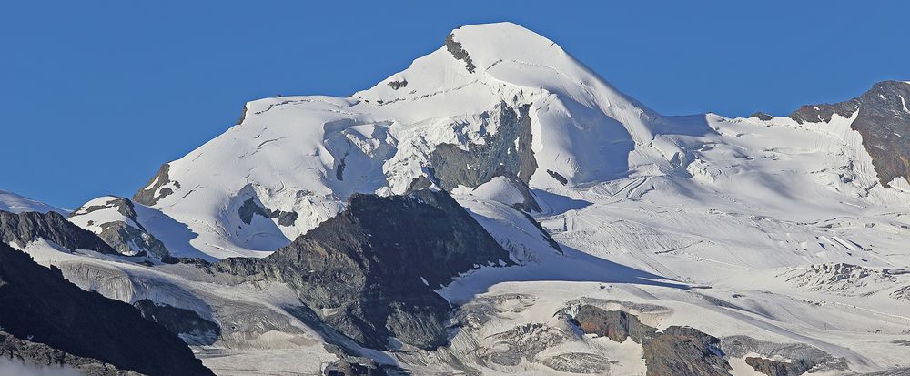 Allalinhorn 4027 m hoch von Hoh Saas aus aufgenommen...