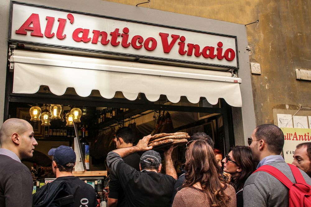 "All'Antico Vinaio" - Arrivano i rifornimenti!