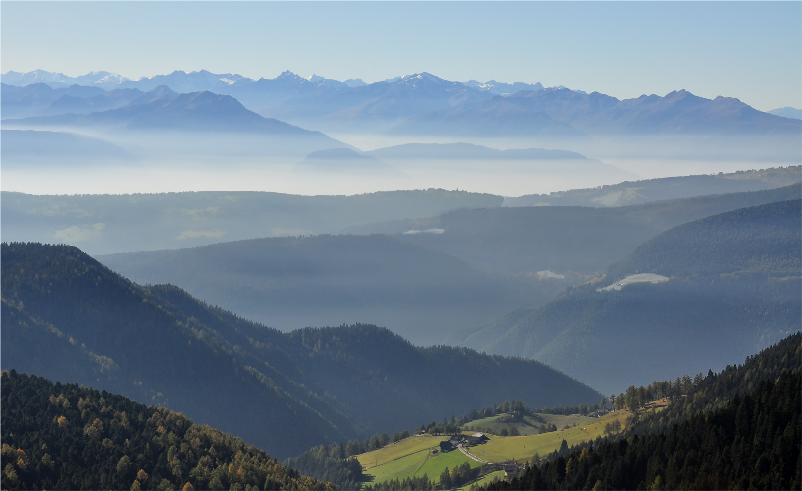 ALLE SCHATTIERUNG DER BERGE-RITTNERHORN