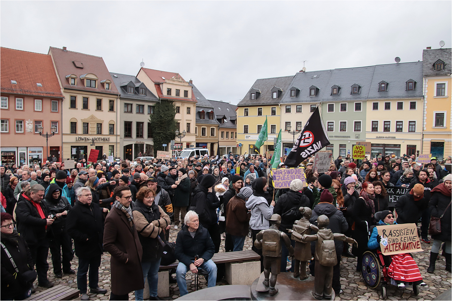 ALLE ZUSAMMEN GEGEN FASCHISMUS