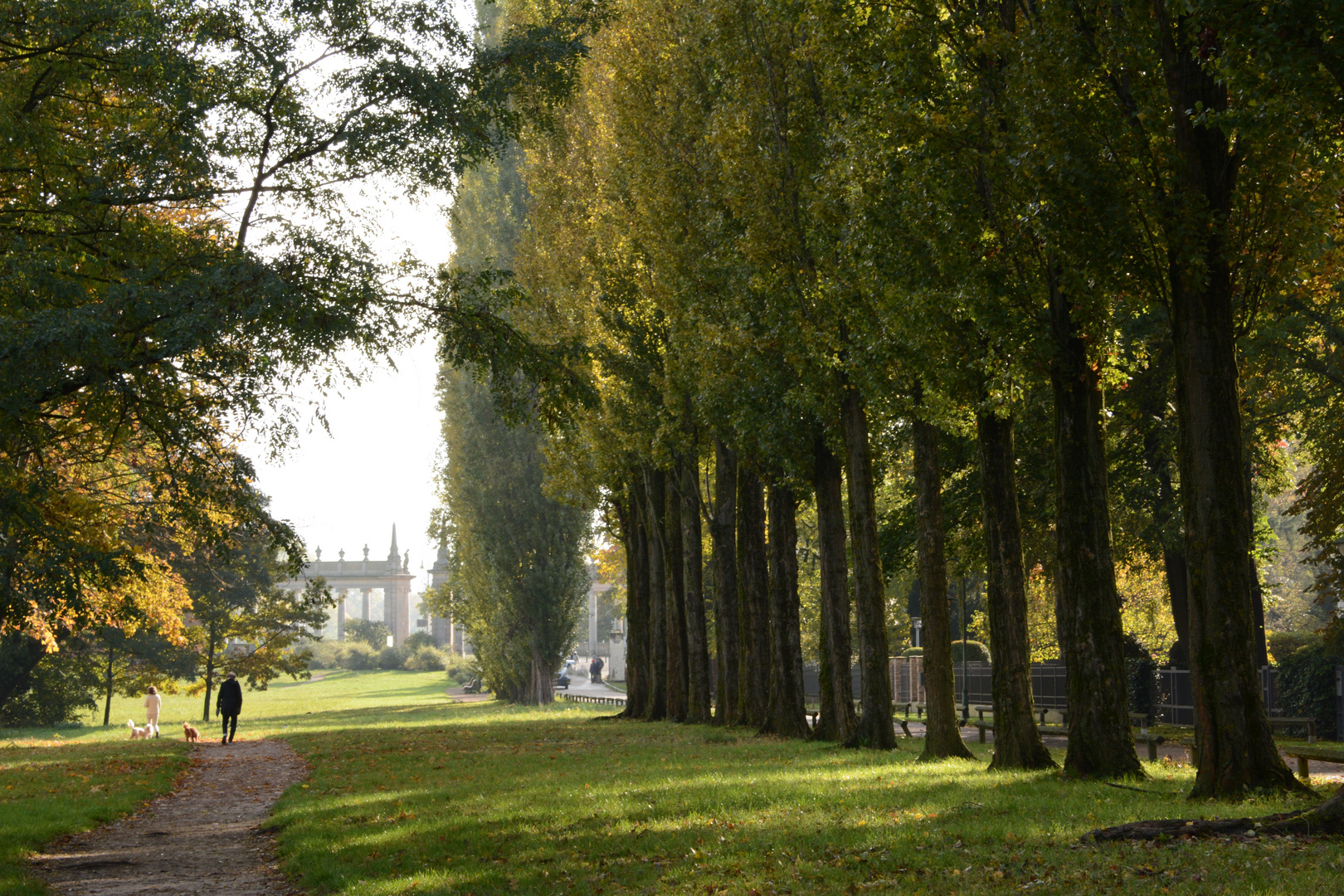 Allee an der Glienicker Brücke, Potsdam