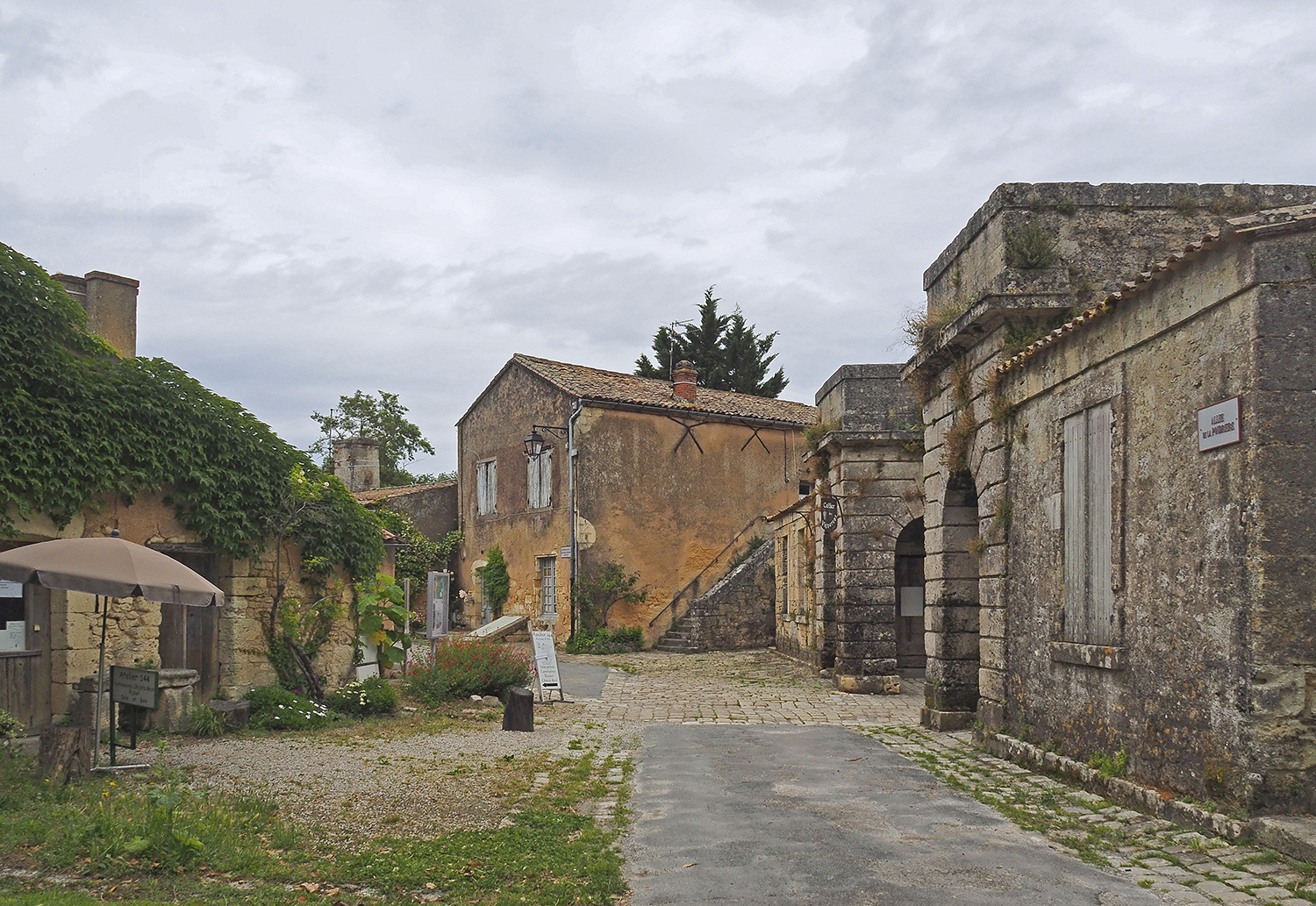 Allée-de-la-poudriere 