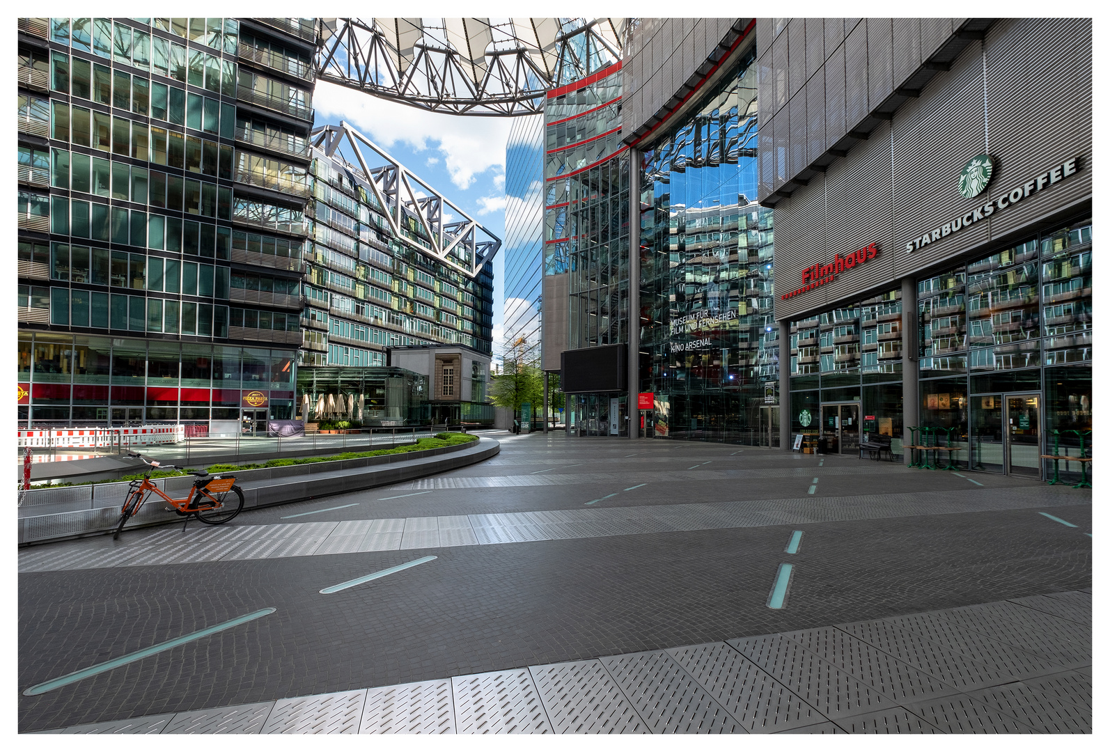 Allein im Sony Center