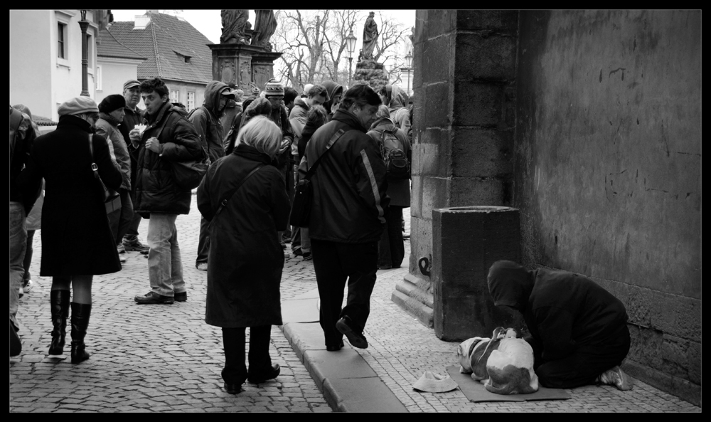 allein unter Menschen II