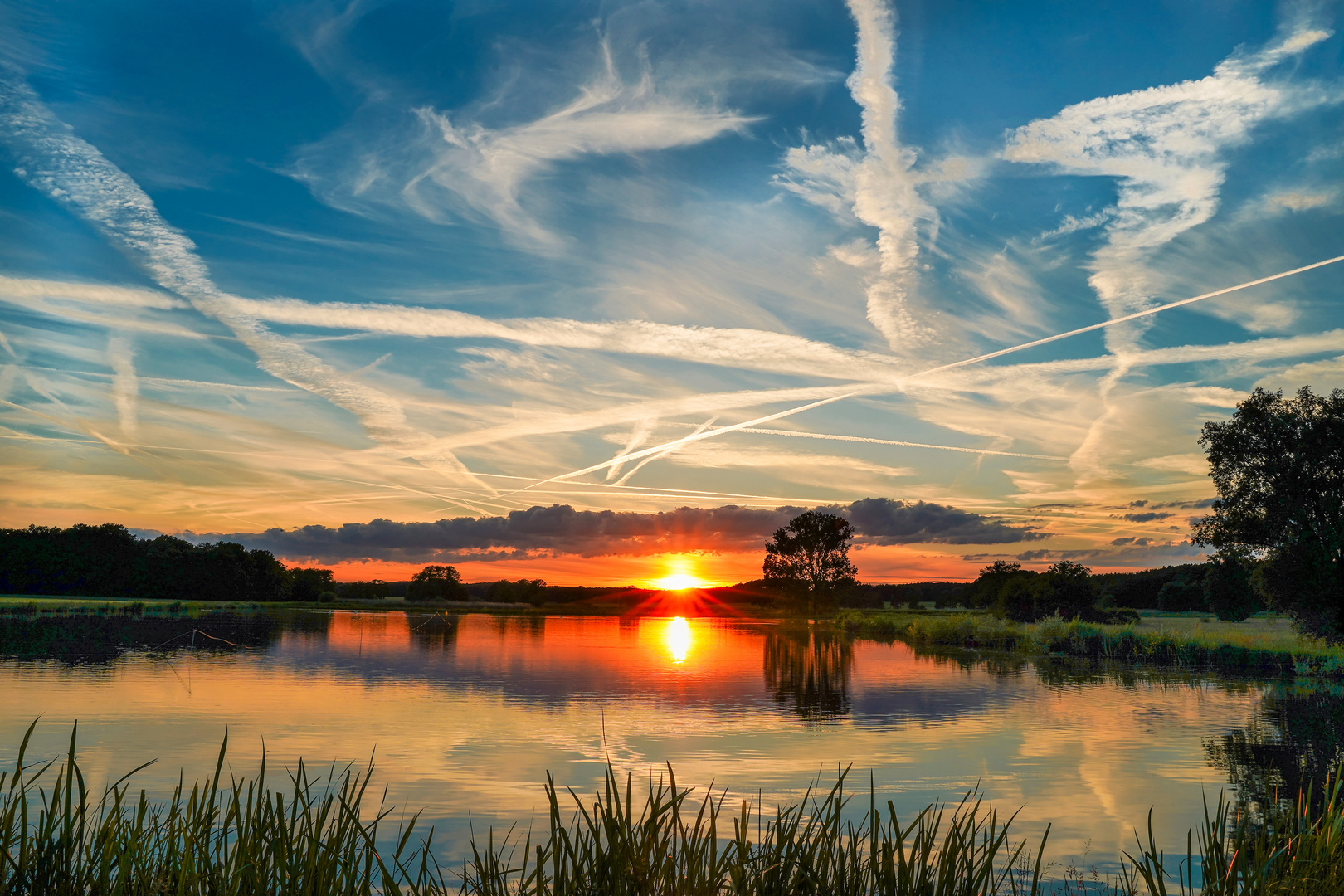 Allerhand los am Abendhimmel.