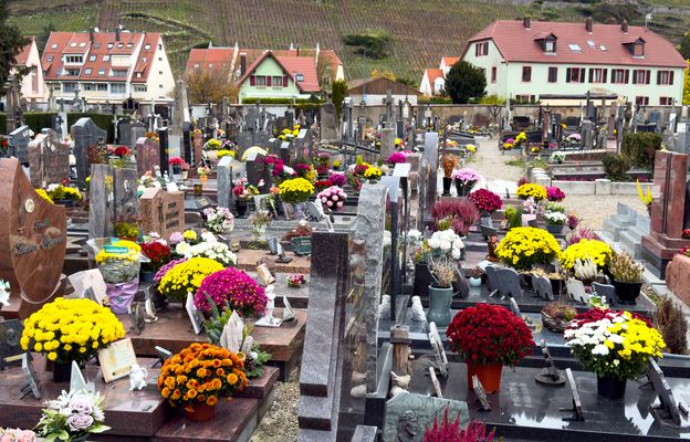 Allerheiligen auf dem Friedhof in Thann