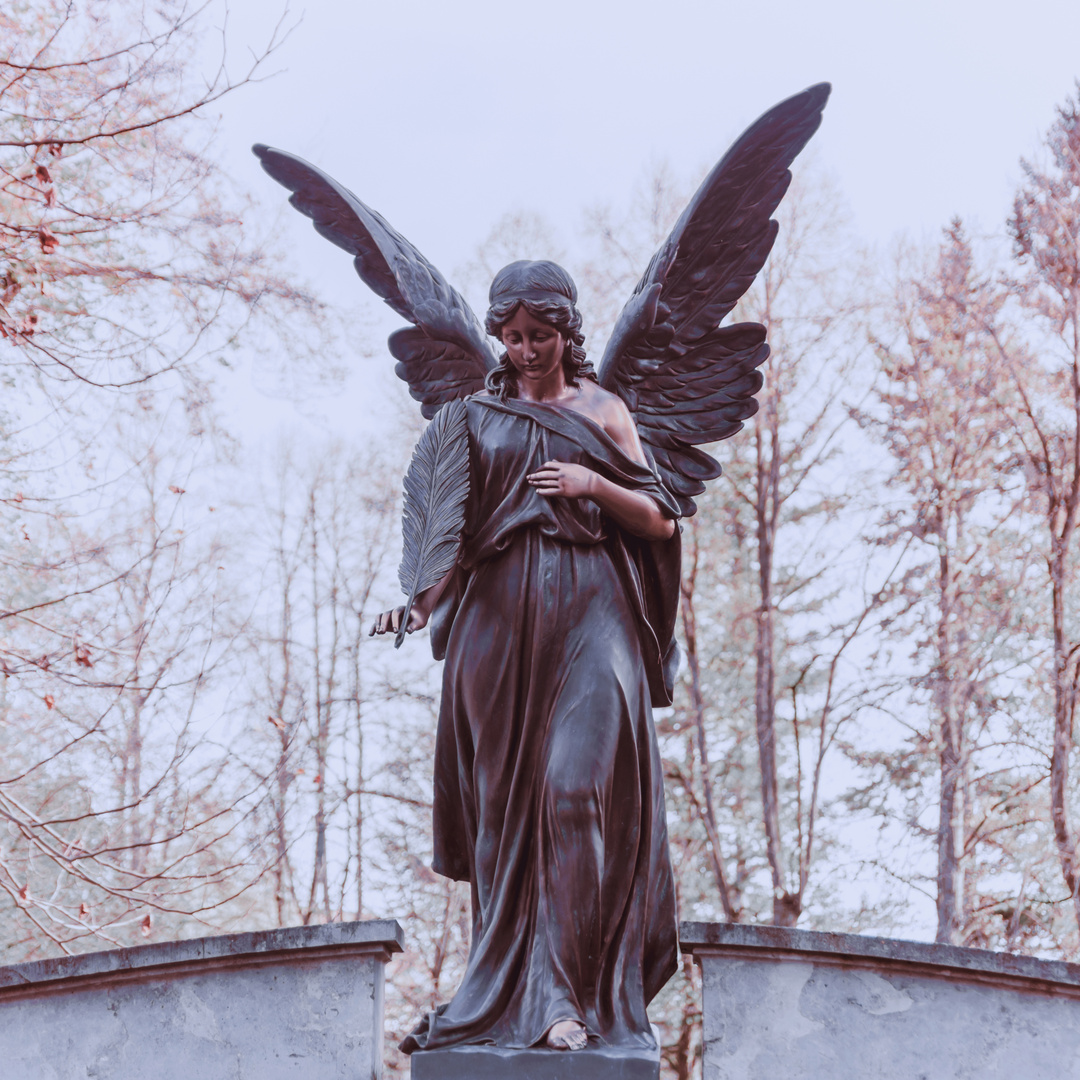 Allerheiligen: Grabsteinsymbolik Friedhofsengel