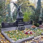 Allerheiligen - Herbststimmung auf dem Hauptfriedhof Neuss