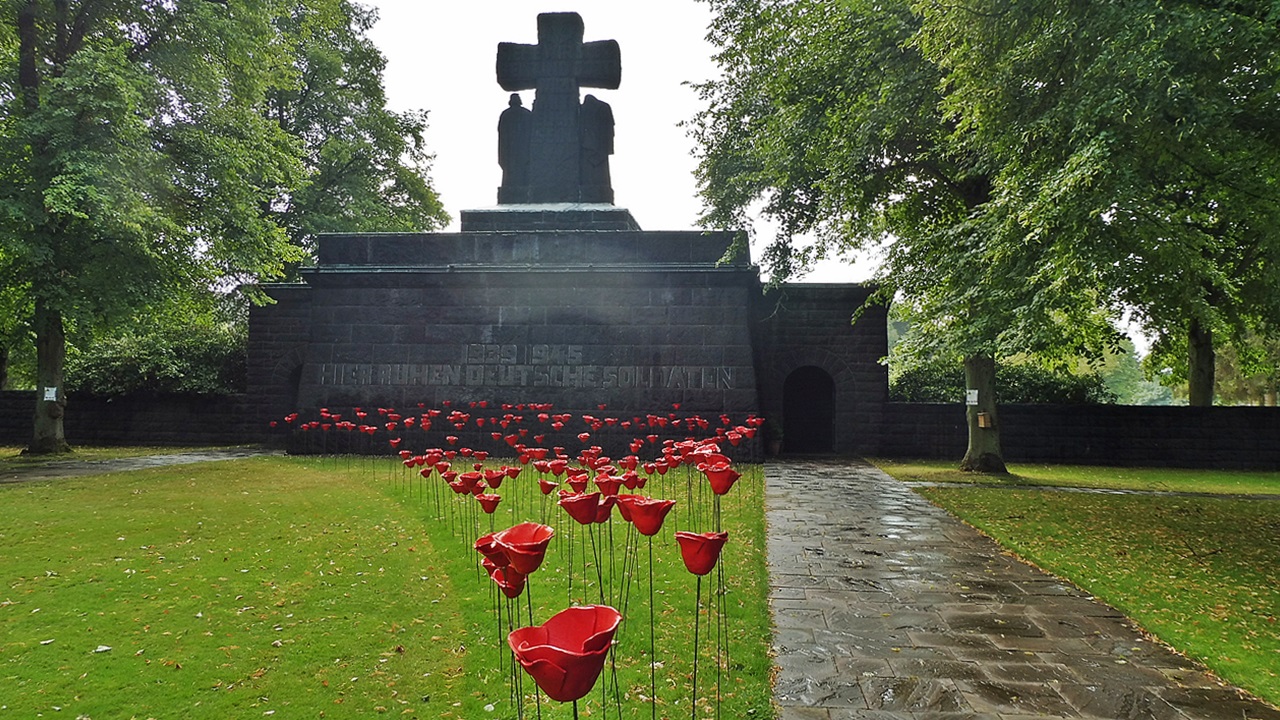 Allerheiligen - Soldatenfriedhof - Lommel /Belgien