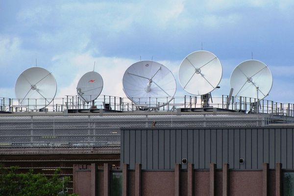 /()§"$*':;"§$&-*ALLES-AUF-EMPFANG*-!$§/)"§=)?*':;