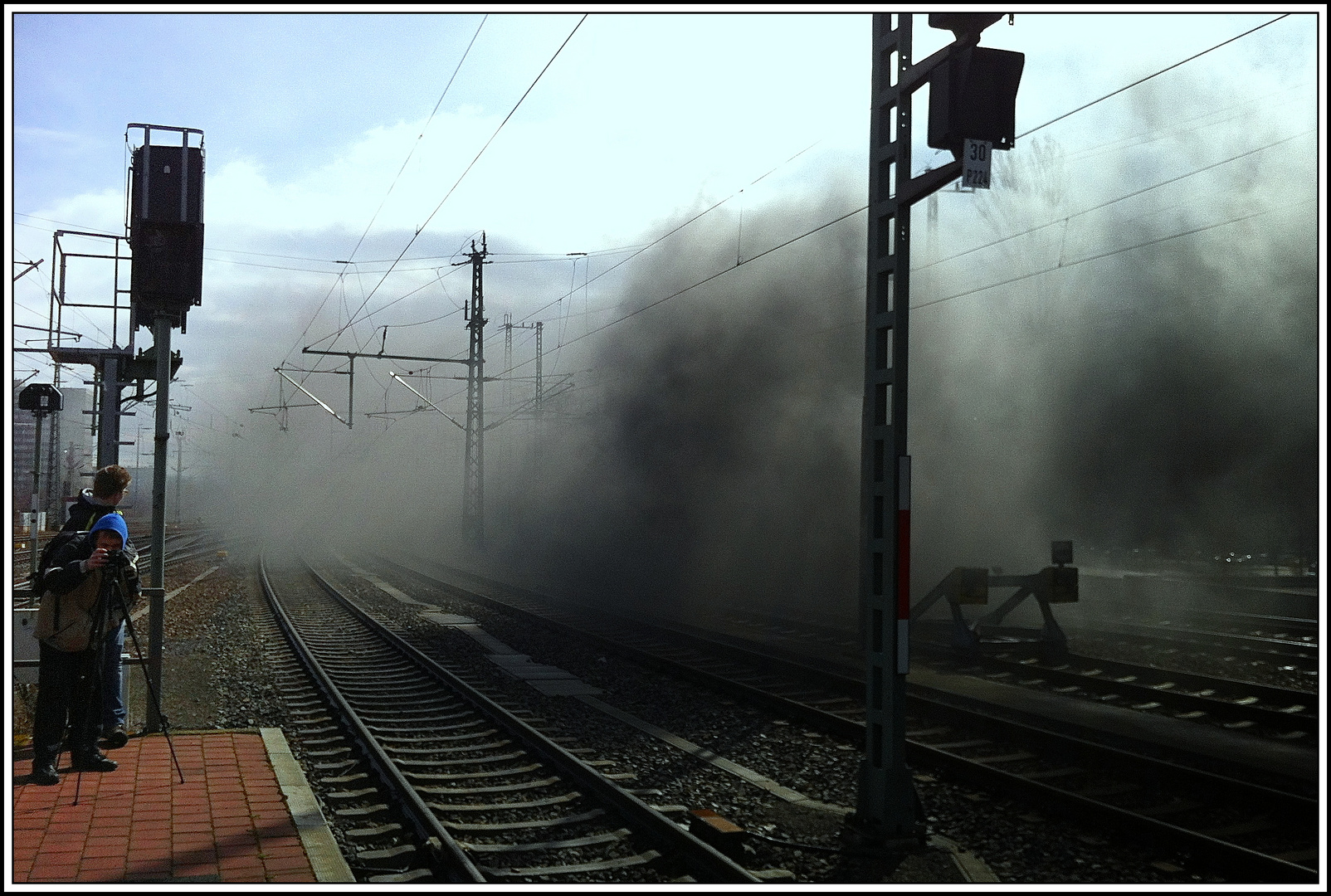 Alles eine Wolke und der Bahnhof mitten drin