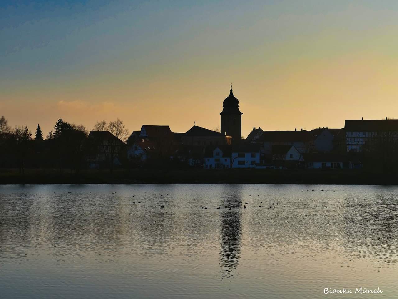 Alles ruht - still der See