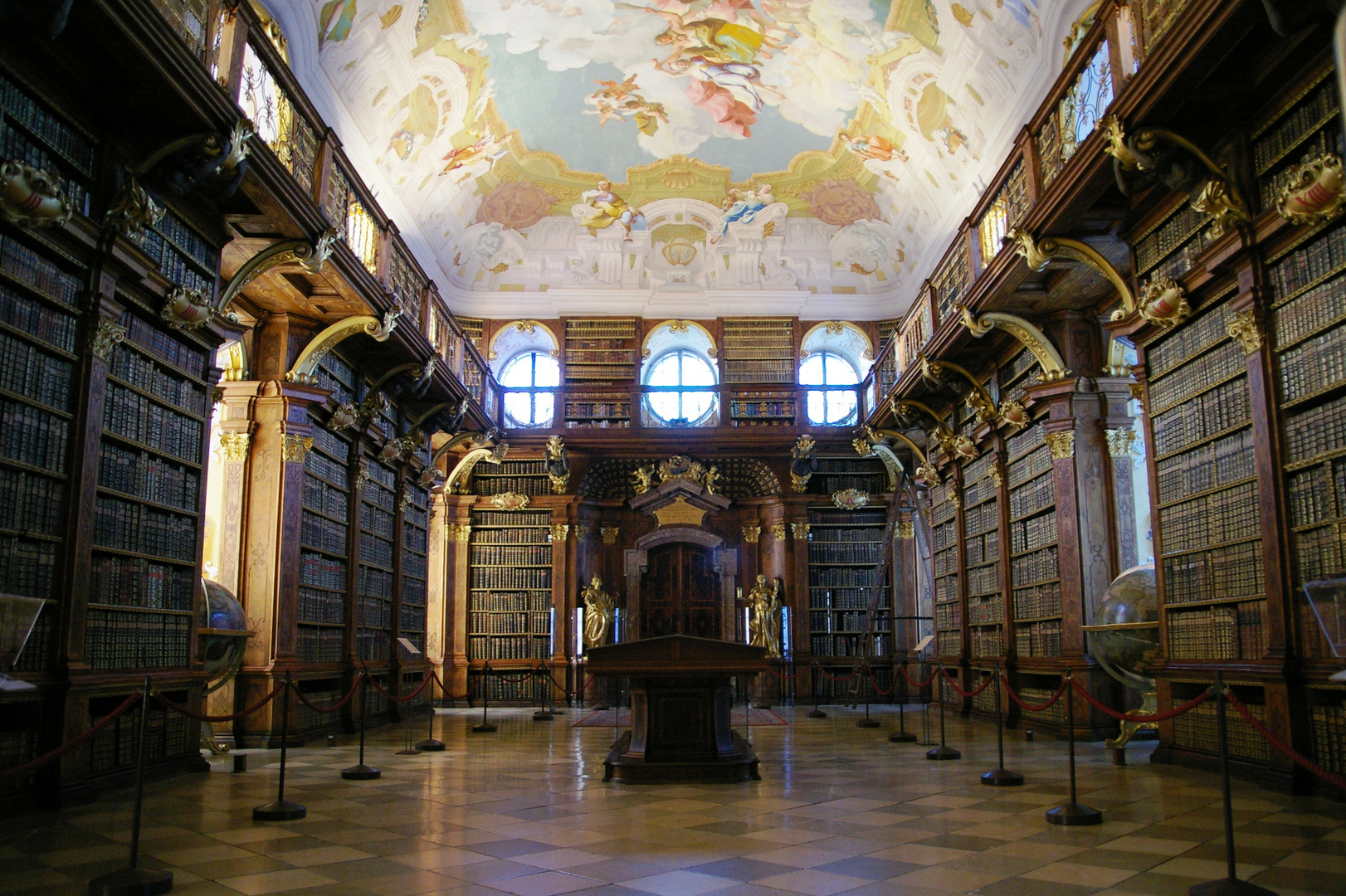 "alles was man wissen muss" - barocke Bibliothek im Stift Melk / NÖ