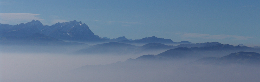 Allgäuer Alpen im Morgennebel