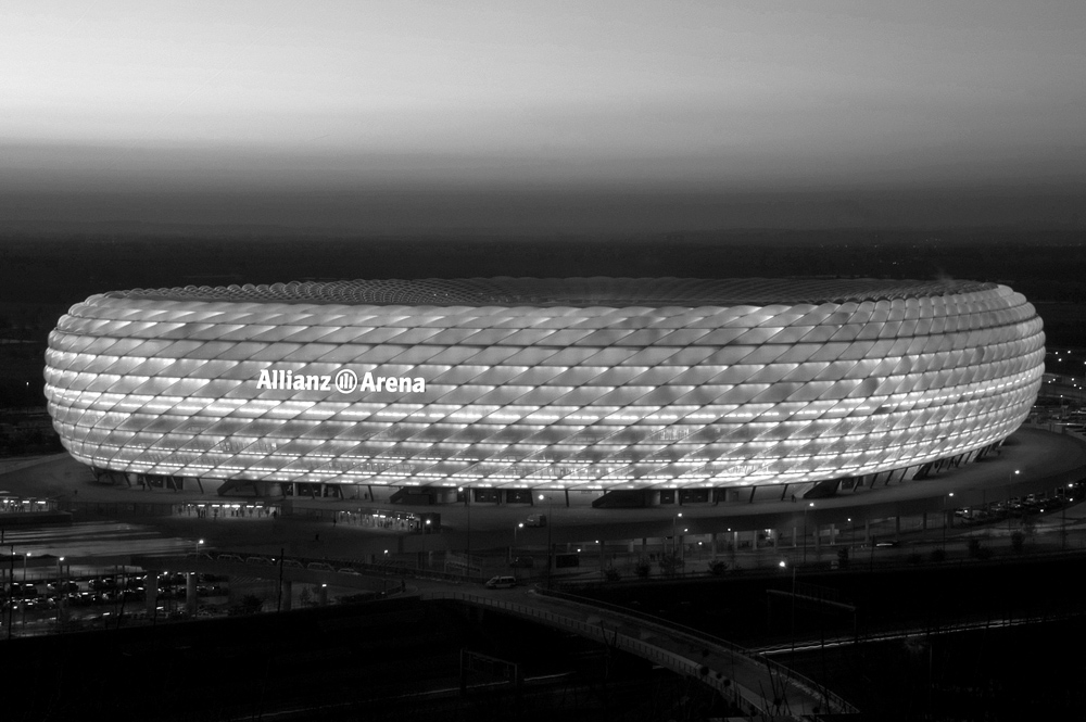 Allianz Arena bei Nacht