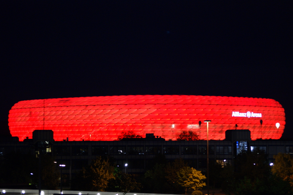 Allianz Arena bei Nacht