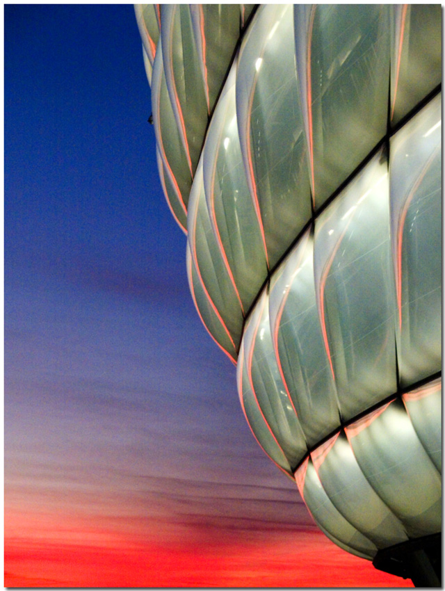 Allianz Arena im Abendrot