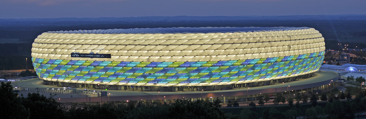 Allianz Arena im UEFA-Look