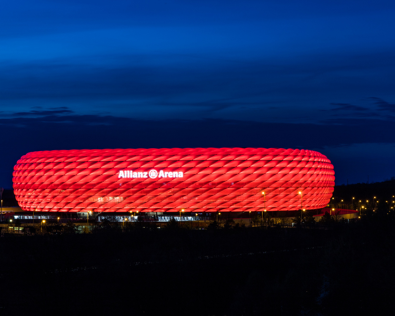 Allianz Arena in der Blauen Stunde