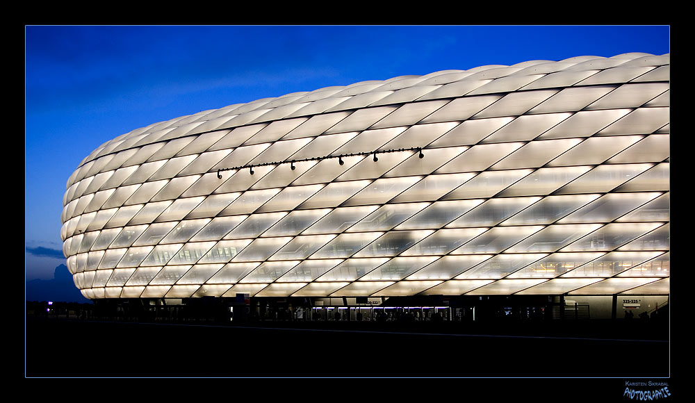 Allianz Arena in weiß (3)