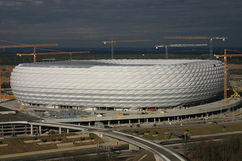 Allianz Arena kurz vor der Fertigstellung im Frühjahr 2005