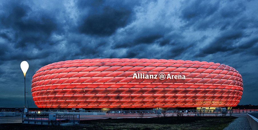 Allianz Arena rot