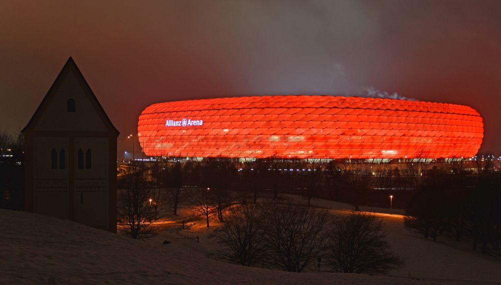 Allianz-Arena - vor dem Pokalspiel - Bayern gegen BVB