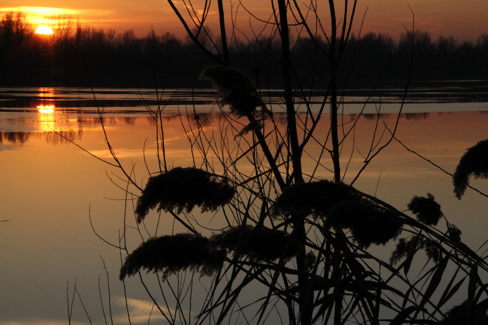 All'imbrunire sul lago