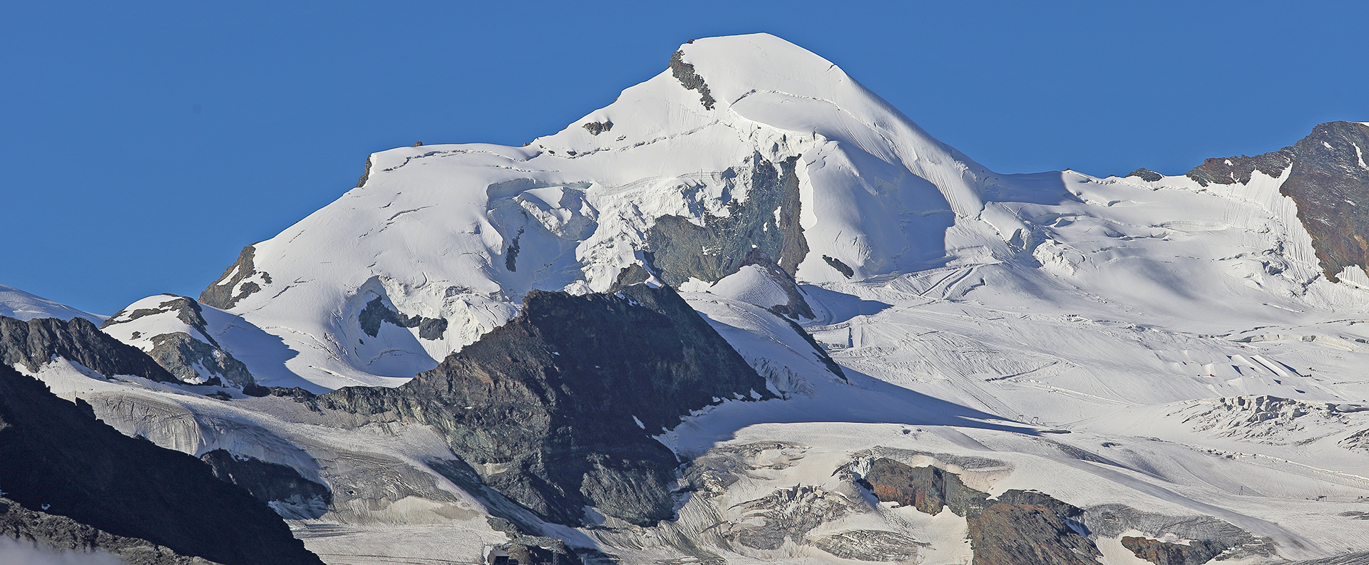 Alllalinhorn 4027m im Jahr 2015 von Hoh Saas 3200m aus gesehen...