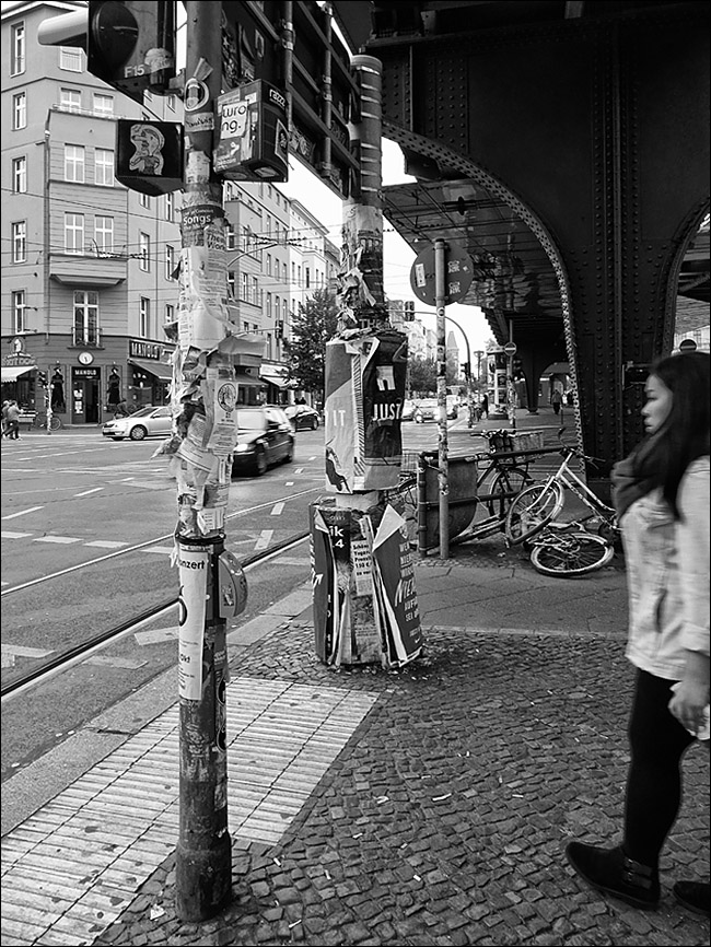 Alltag an der Schönhauser Allee (Berlin - Prenzlauer Berg)