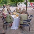 Alltagsmenschen Kaffeetafel