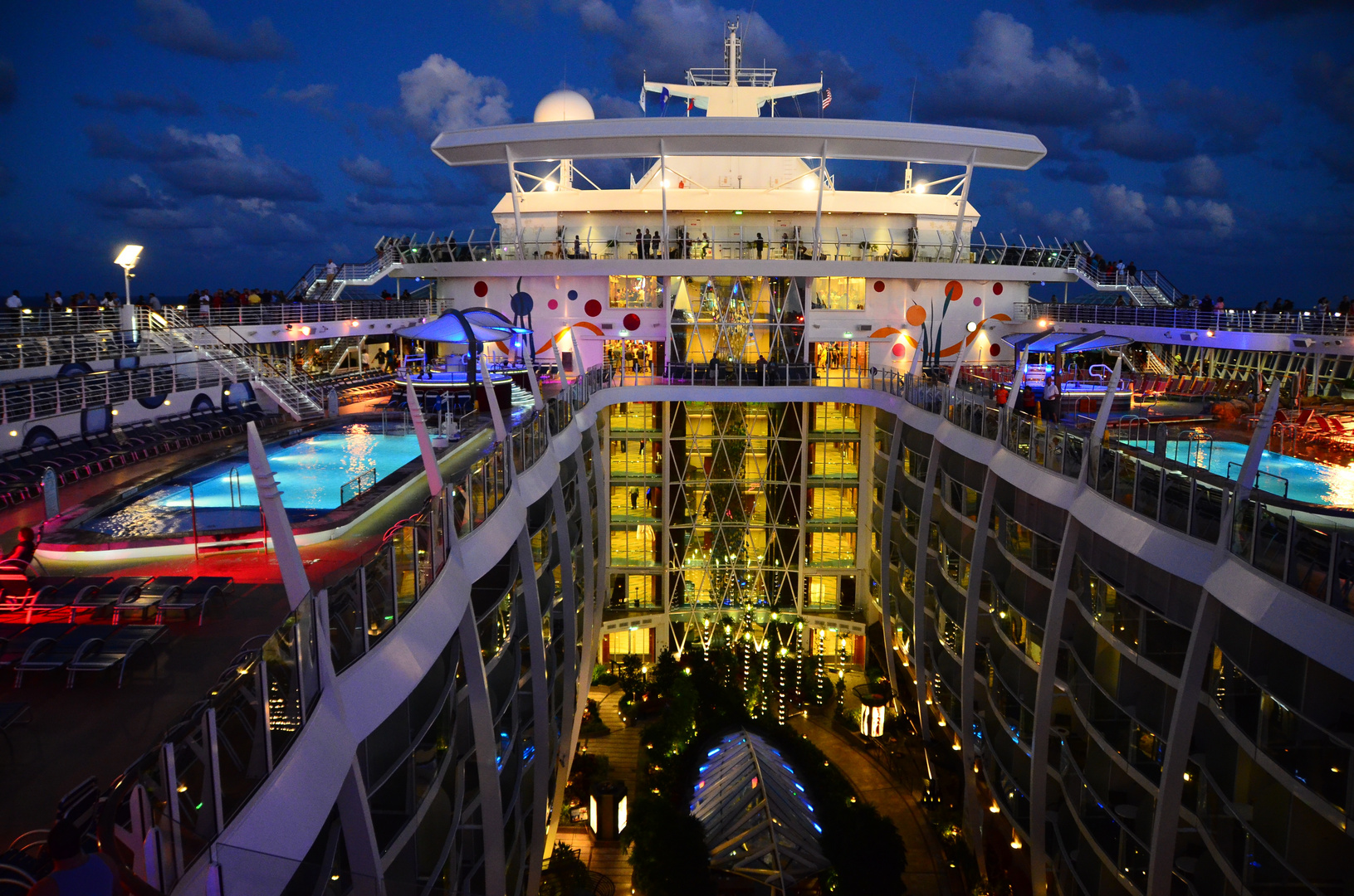Allure Of The Seas Das Zur Zeit Noch Grosste Kreuzfahrtschiff Der Welt Foto Bild North America United States Florida Bilder Auf Fotocommunity