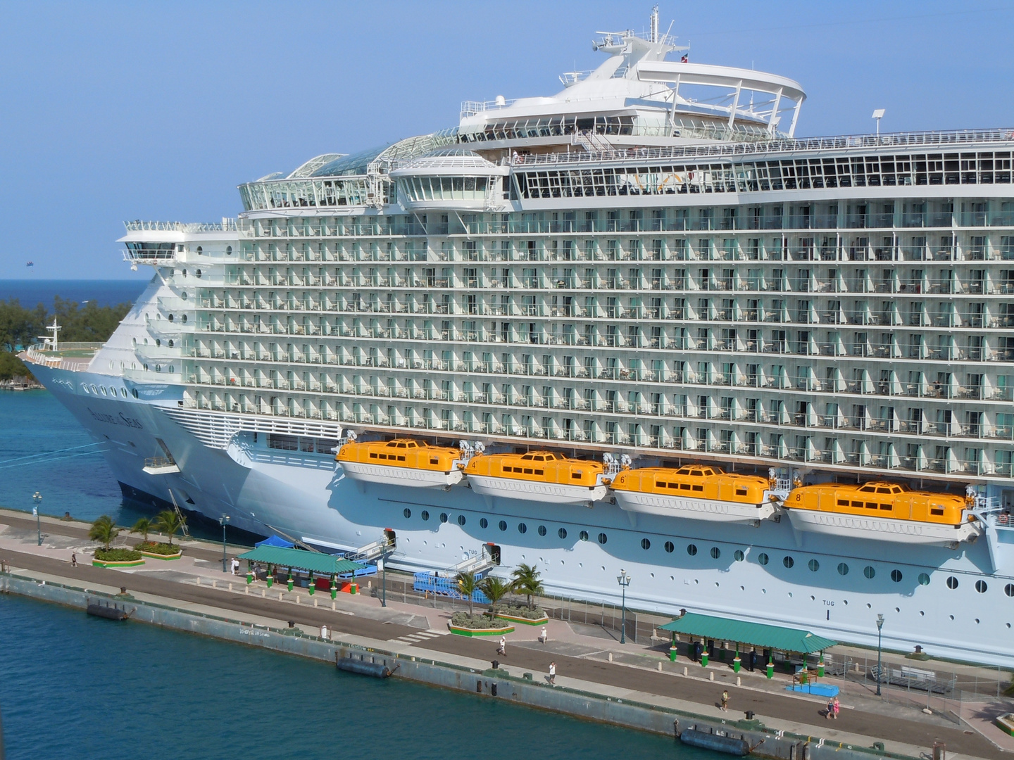 "Allure of the Seas",le plus grand bateau du monde