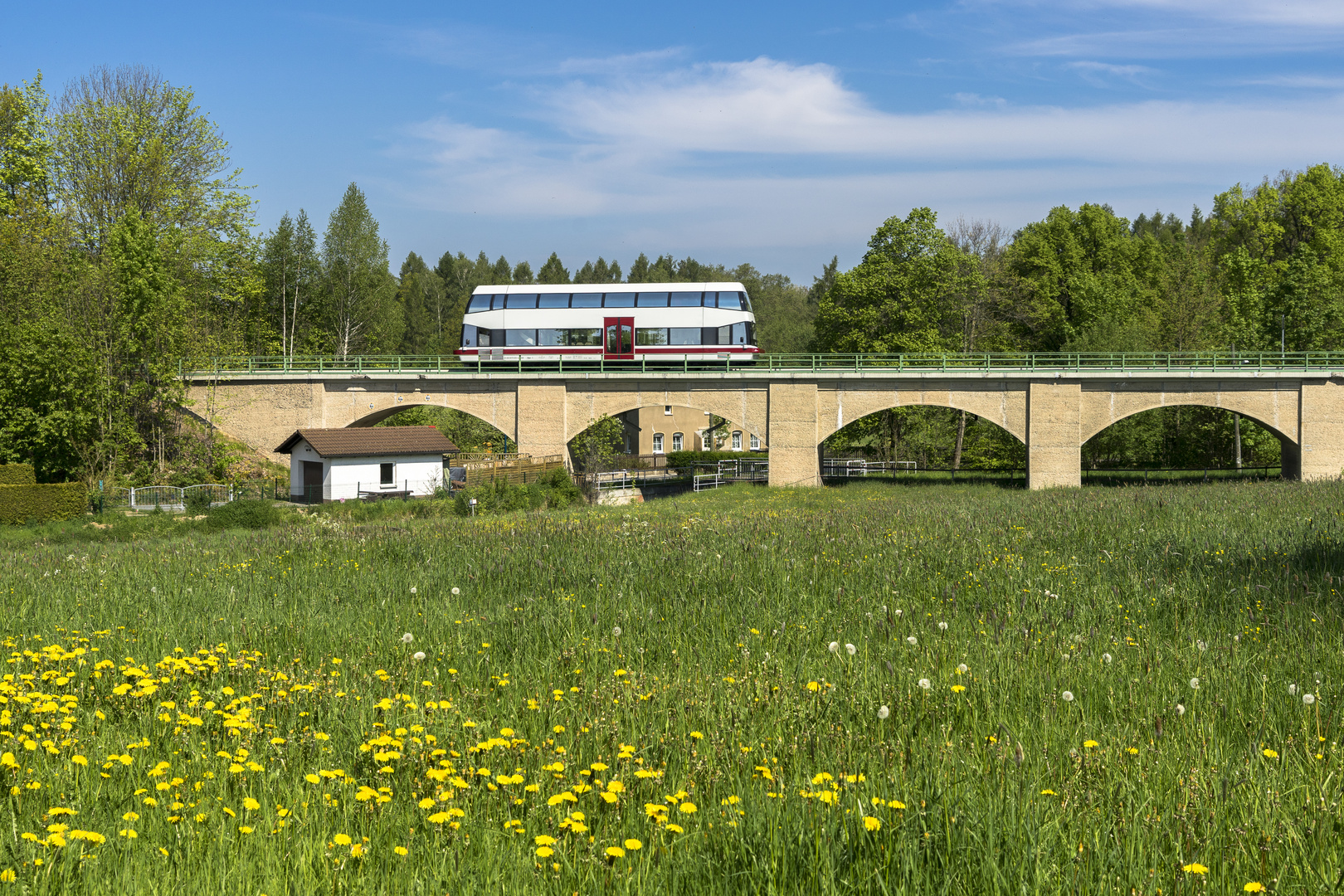 Alma, der Doppelstocktriebwagen!