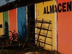 ALMACEN - authentic colourful garage