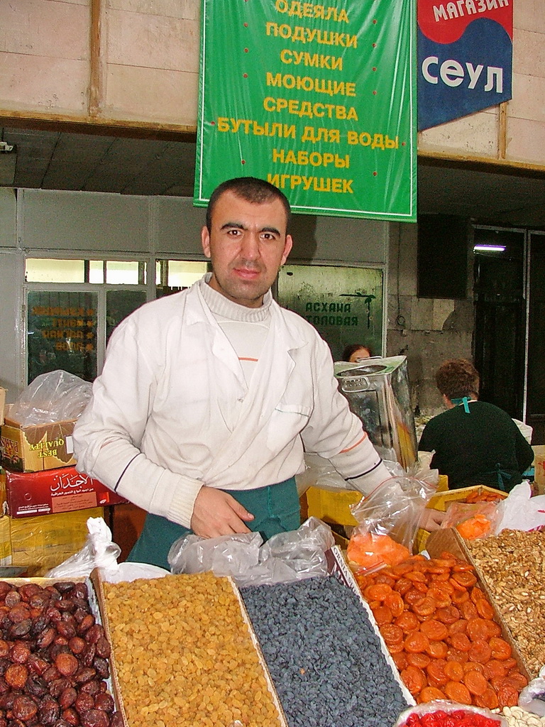 Almaty - Verkäufer von Trockenfrüchten