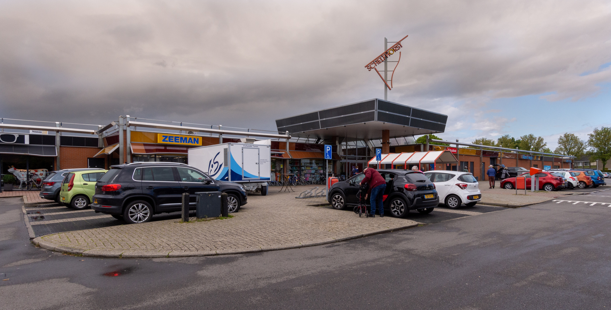 Almelo (Schelfhorst) - Binnenhof - Shopping Centrer Schelfhorst