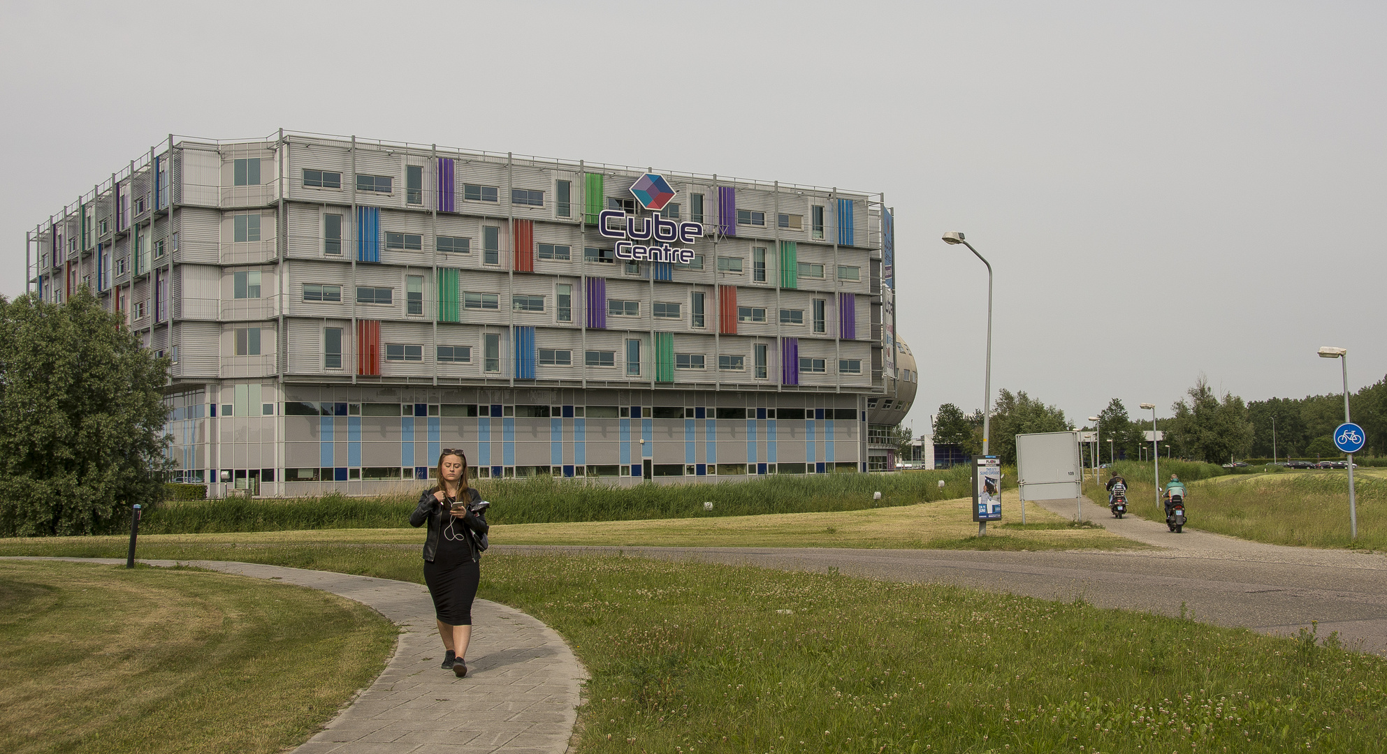 Almere - Veluwezoom - CubeCentre - 01