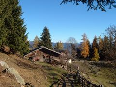 Almhütte im Herbst