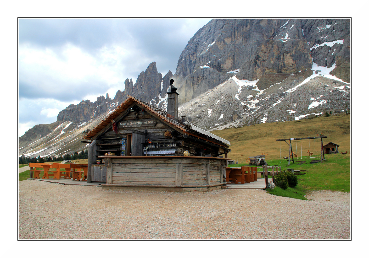 Almhütte unterhalb des Peitlerkofel