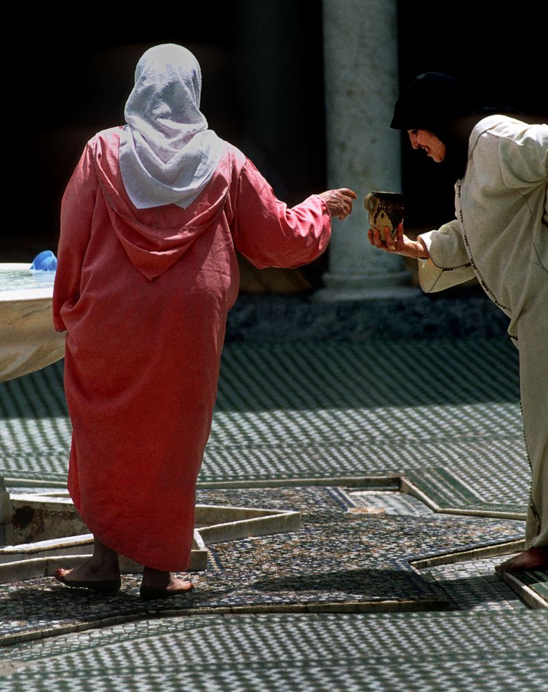 Almosen in der Moschee