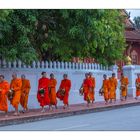 Almosengang der Mönche in Luang Prabang