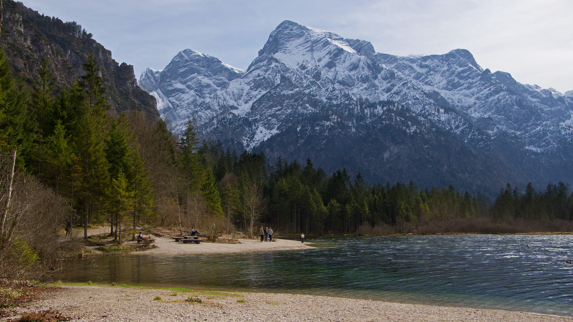 Almsee mit totem Gebirge