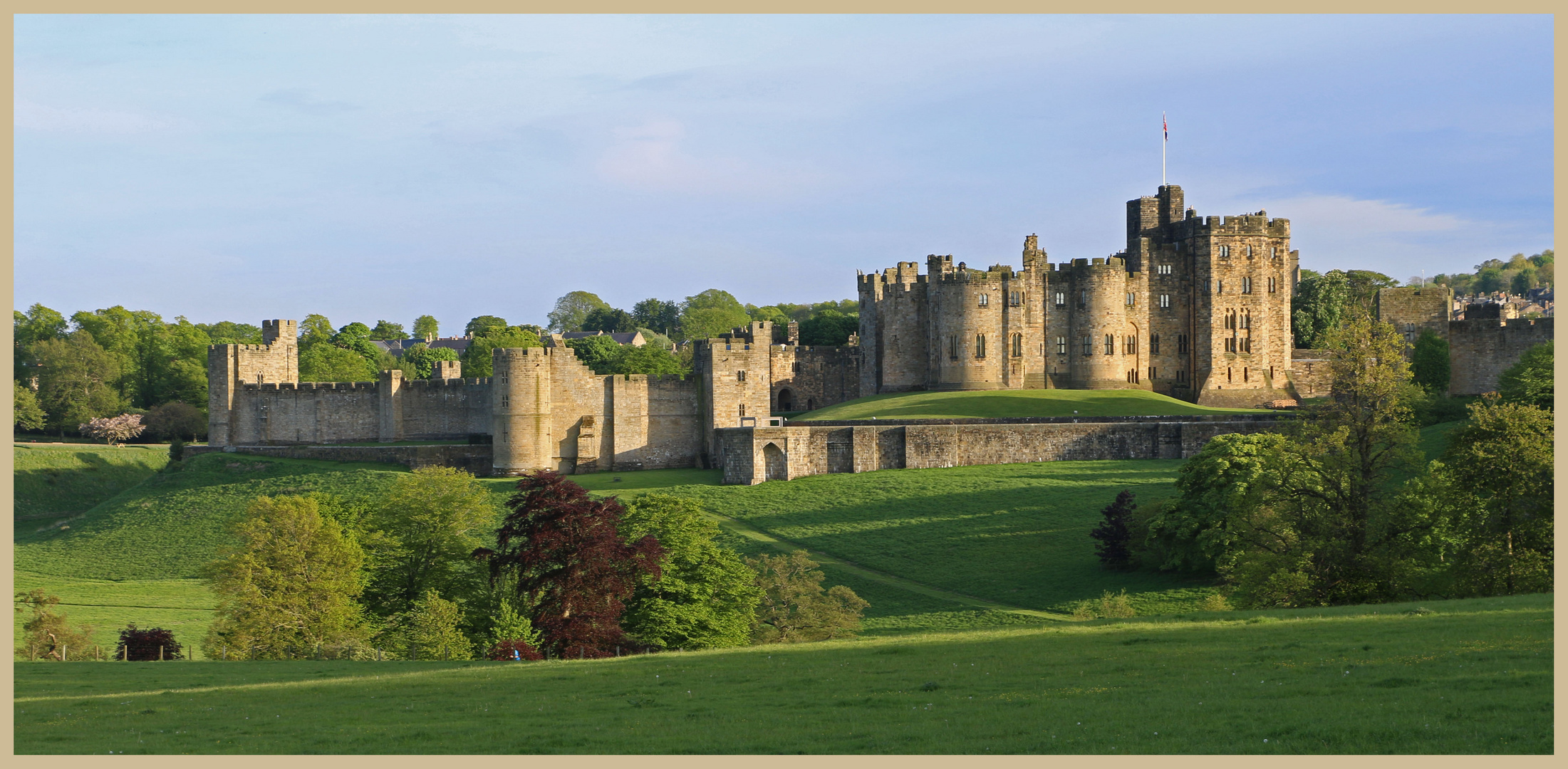 alnwick castle at dusk